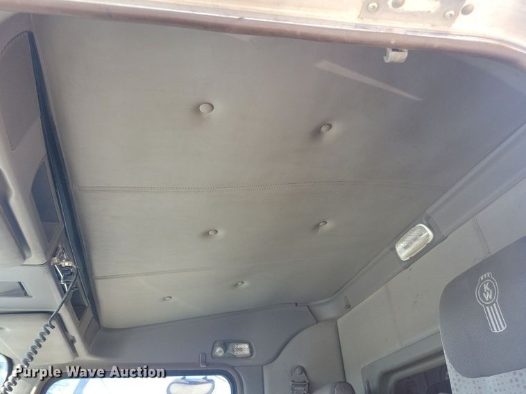 image for item LO9822 2012 Kenworth T800  dump truck