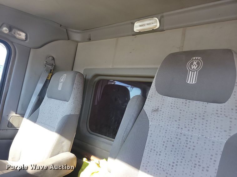 image for item LO9822 2012 Kenworth T800  dump truck