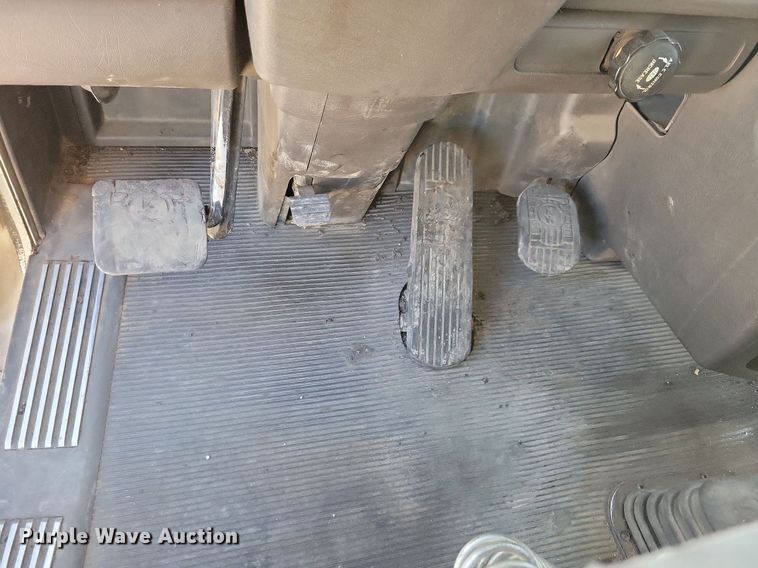 image for item LO9822 2012 Kenworth T800  dump truck