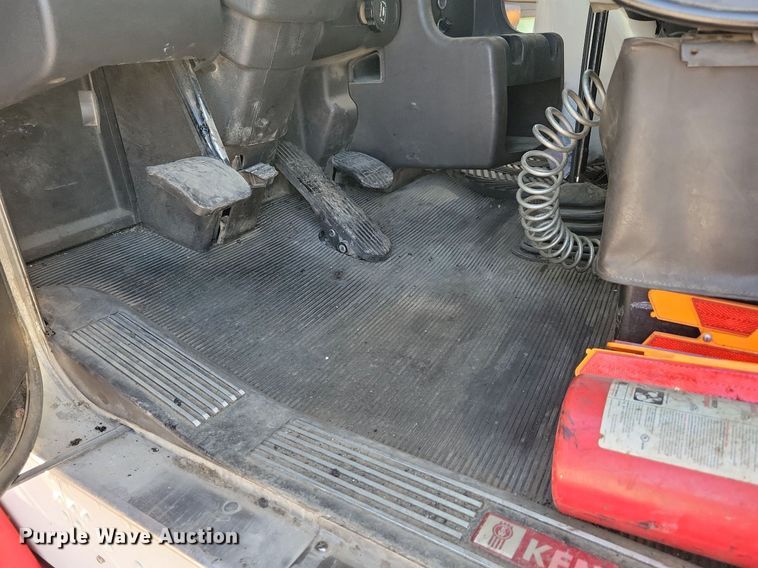 image for item LO9822 2012 Kenworth T800  dump truck