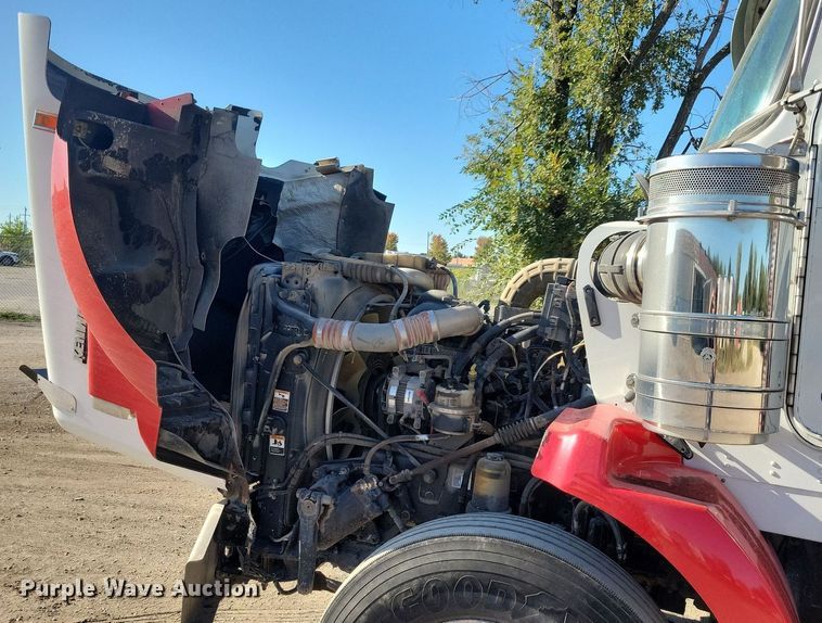 image for item LO9822 2012 Kenworth T800  dump truck