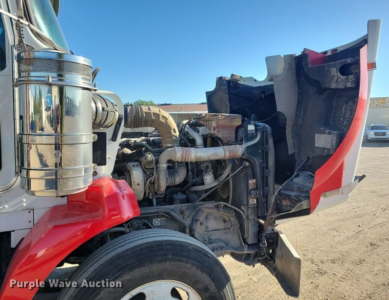 image for item LO9822 2012 Kenworth T800  dump truck