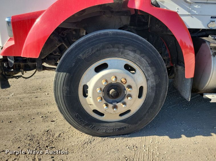 image for item LO9822 2012 Kenworth T800  dump truck