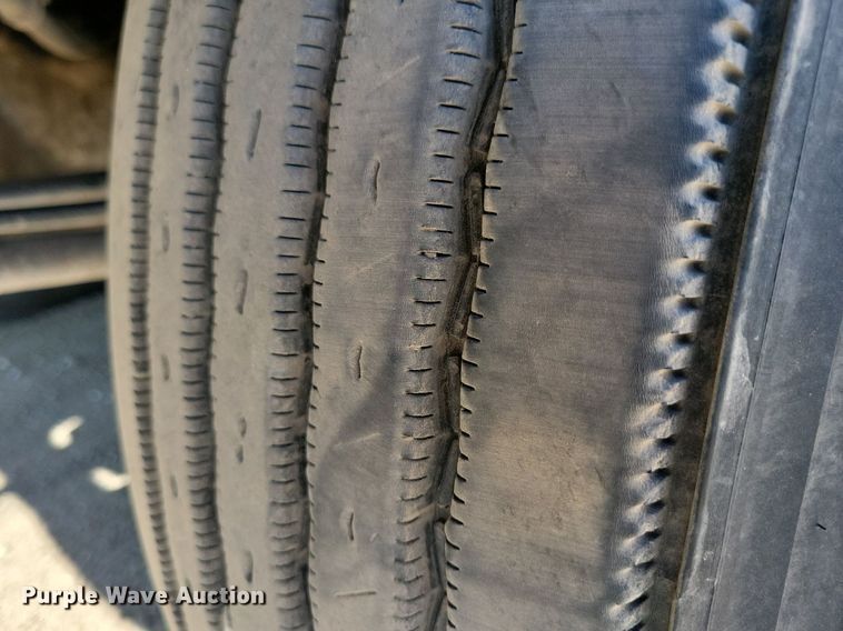 image for item LO9822 2012 Kenworth T800  dump truck