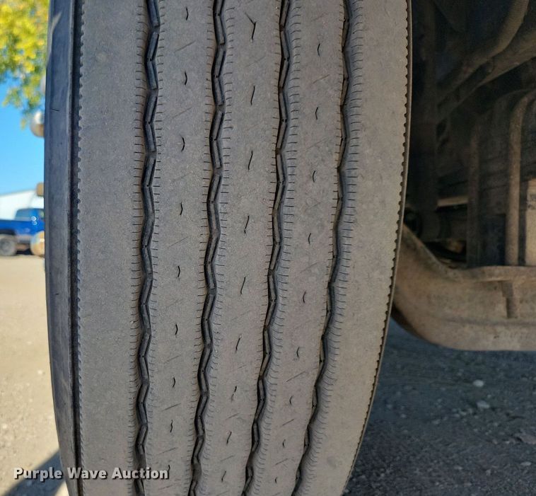 image for item LO9822 2012 Kenworth T800  dump truck