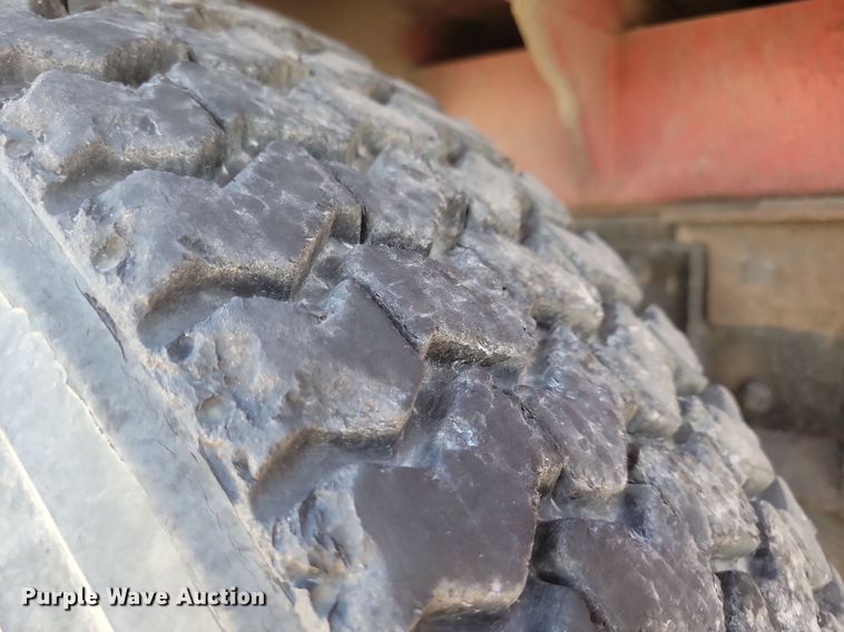 image for item LO9822 2012 Kenworth T800  dump truck