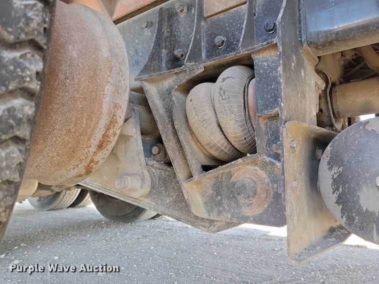 image for item LO9822 2012 Kenworth T800  dump truck