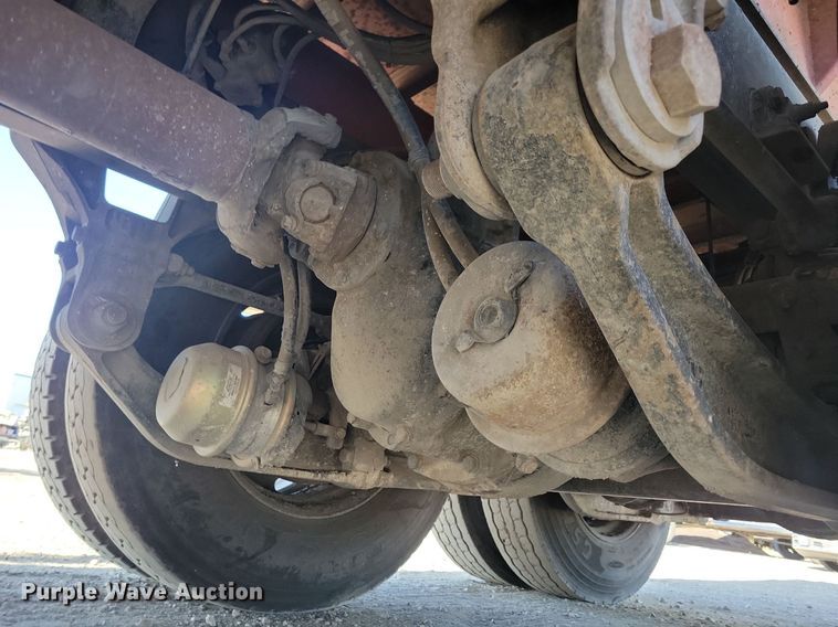 image for item LO9822 2012 Kenworth T800  dump truck