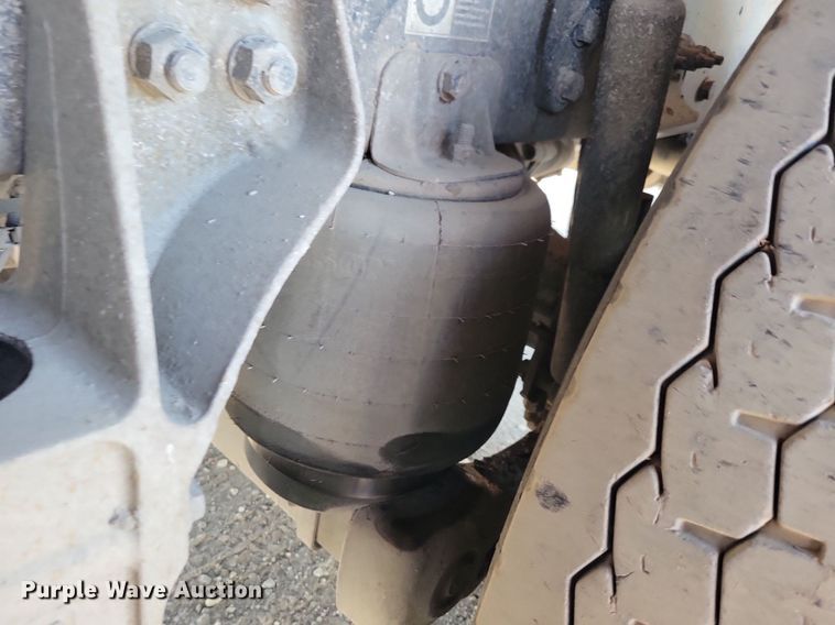 image for item LO9822 2012 Kenworth T800  dump truck