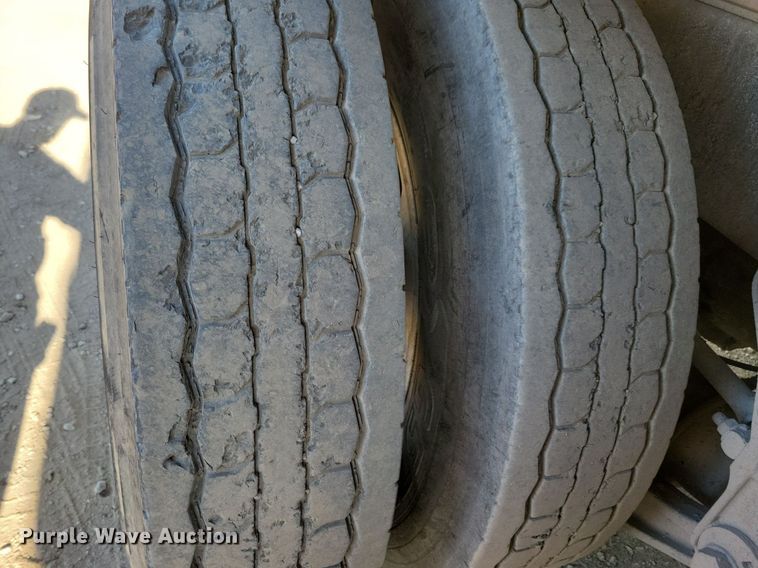 image for item LO9822 2012 Kenworth T800  dump truck