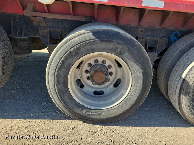 image for item LO9822 2012 Kenworth T800  dump truck