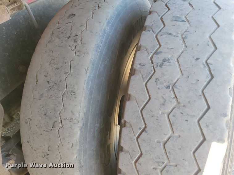 image for item LO9822 2012 Kenworth T800  dump truck