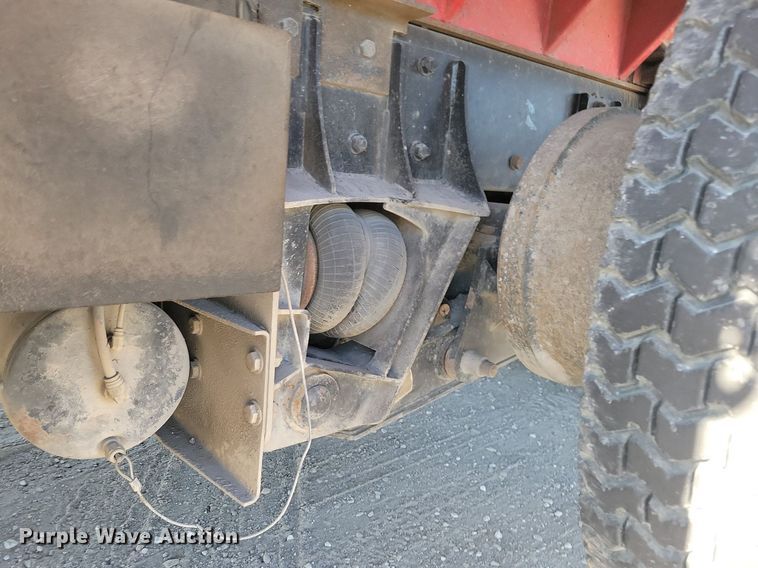 image for item LO9822 2012 Kenworth T800  dump truck