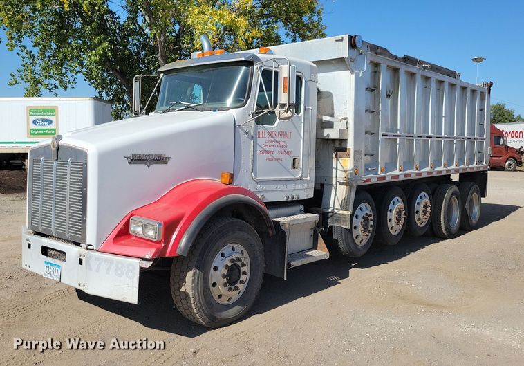 image for item LO9824 1997 Kenworth T800  dump truck