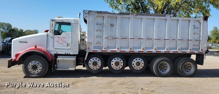image for item LO9824 1997 Kenworth T800  dump truck