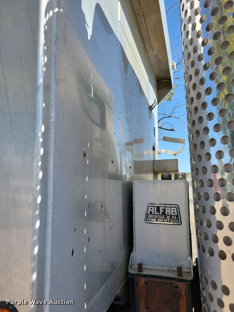 image for item LO9824 1997 Kenworth T800  dump truck