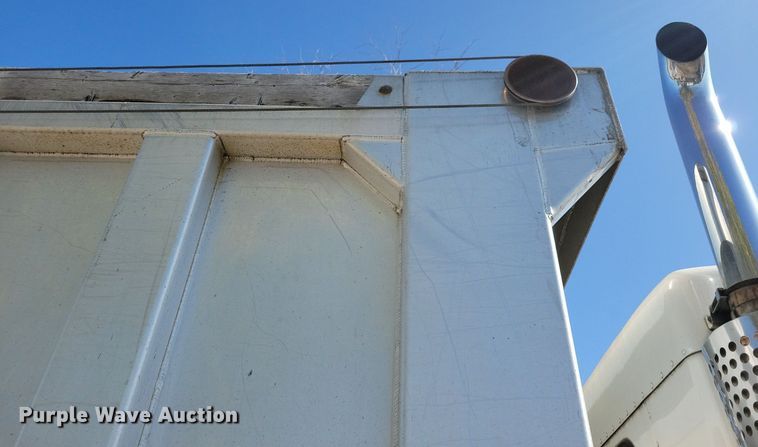 image for item LO9824 1997 Kenworth T800  dump truck