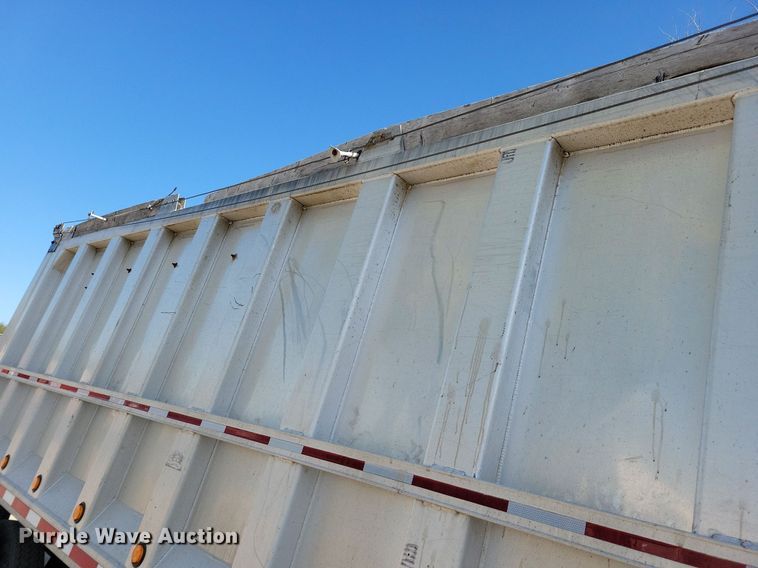 image for item LO9824 1997 Kenworth T800  dump truck