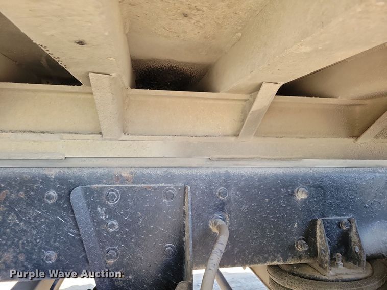 image for item LO9824 1997 Kenworth T800  dump truck