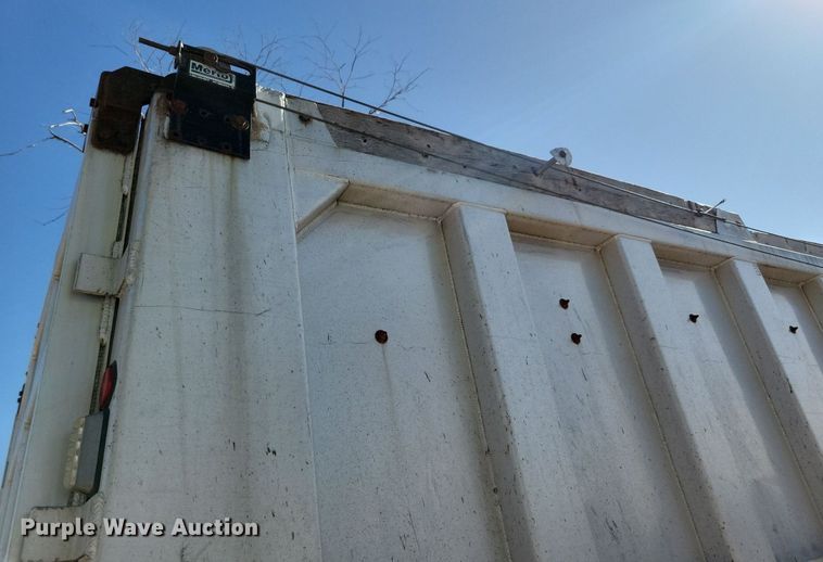 image for item LO9824 1997 Kenworth T800  dump truck