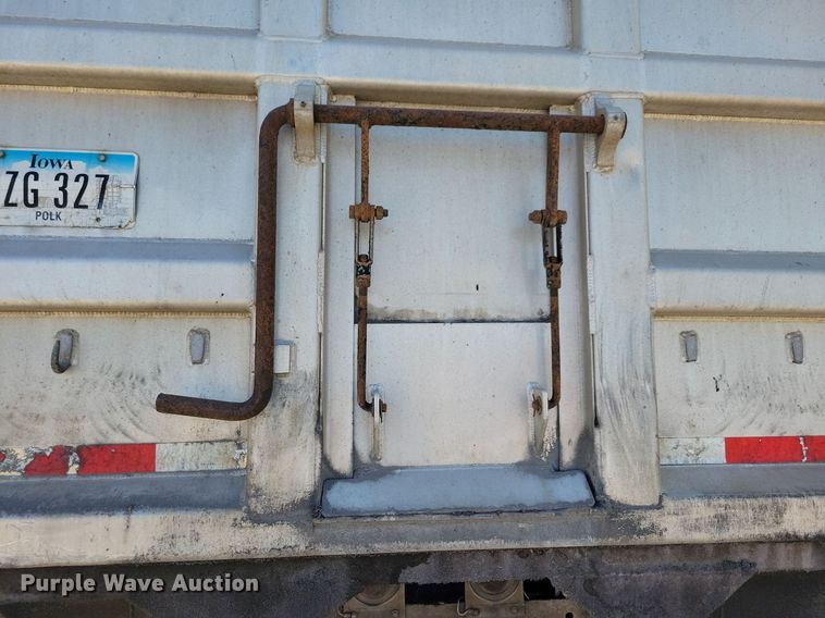 image for item LO9824 1997 Kenworth T800  dump truck