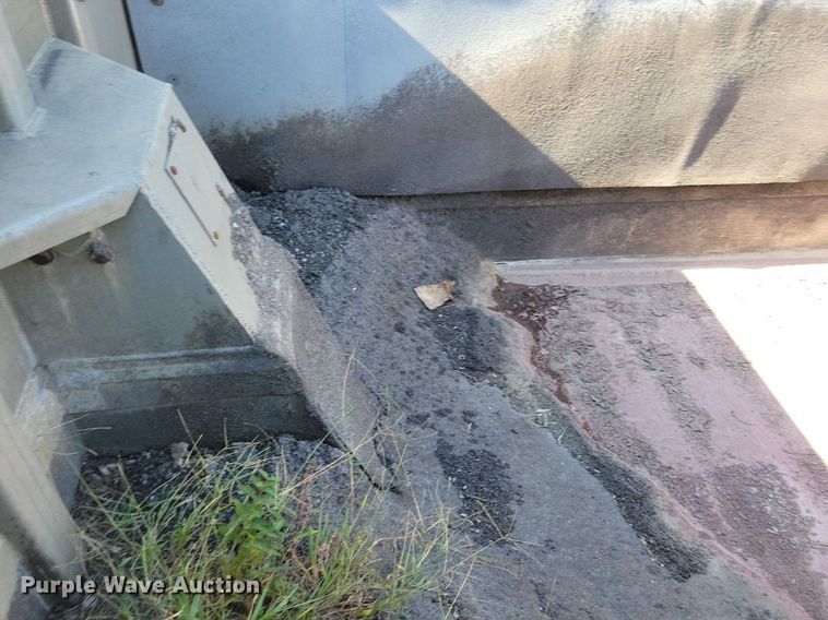 image for item LO9824 1997 Kenworth T800  dump truck