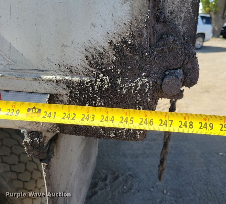 image for item LO9824 1997 Kenworth T800  dump truck