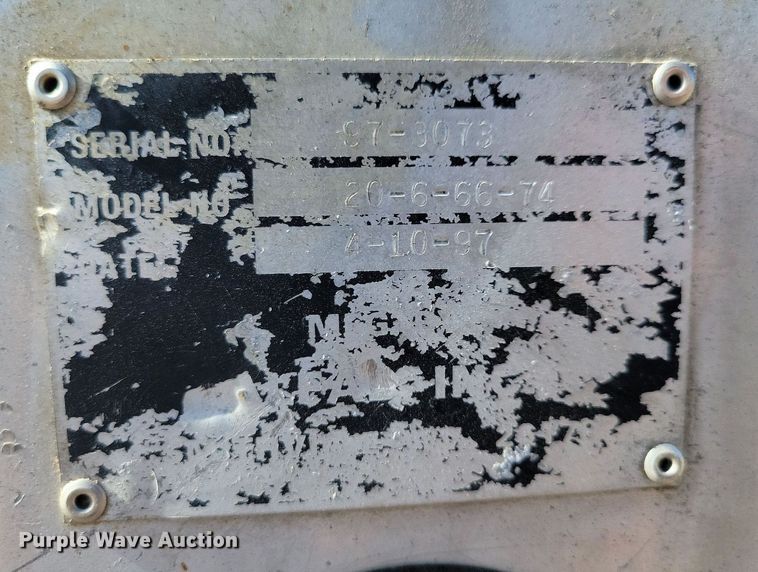 image for item LO9824 1997 Kenworth T800  dump truck