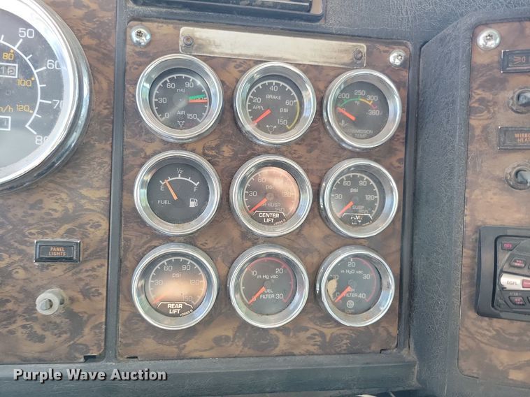 image for item LO9824 1997 Kenworth T800  dump truck