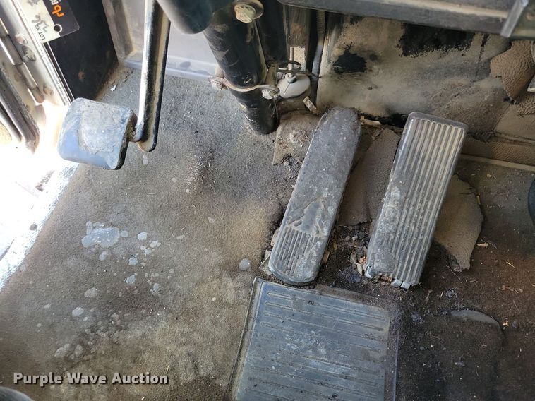 image for item LO9824 1997 Kenworth T800  dump truck