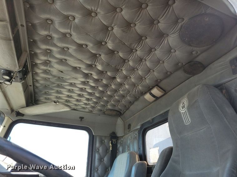 image for item LO9824 1997 Kenworth T800  dump truck