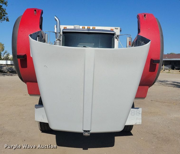 image for item LO9824 1997 Kenworth T800  dump truck