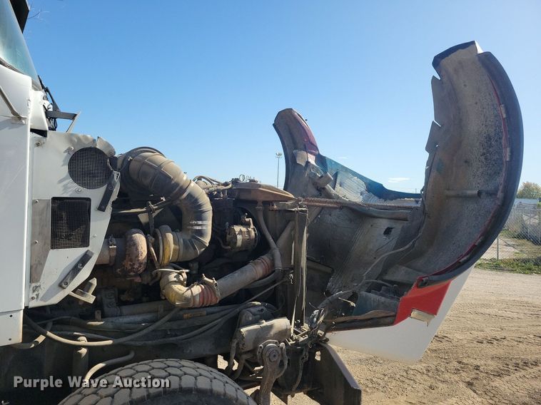 image for item LO9824 1997 Kenworth T800  dump truck