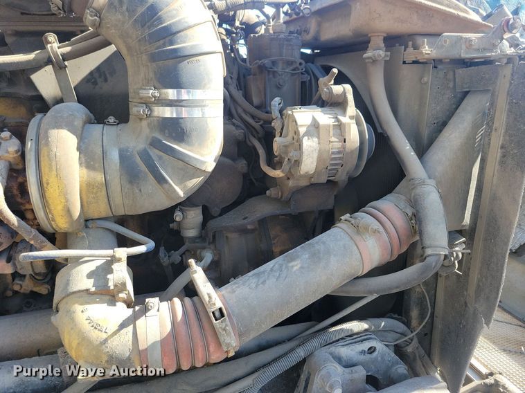 image for item LO9824 1997 Kenworth T800  dump truck