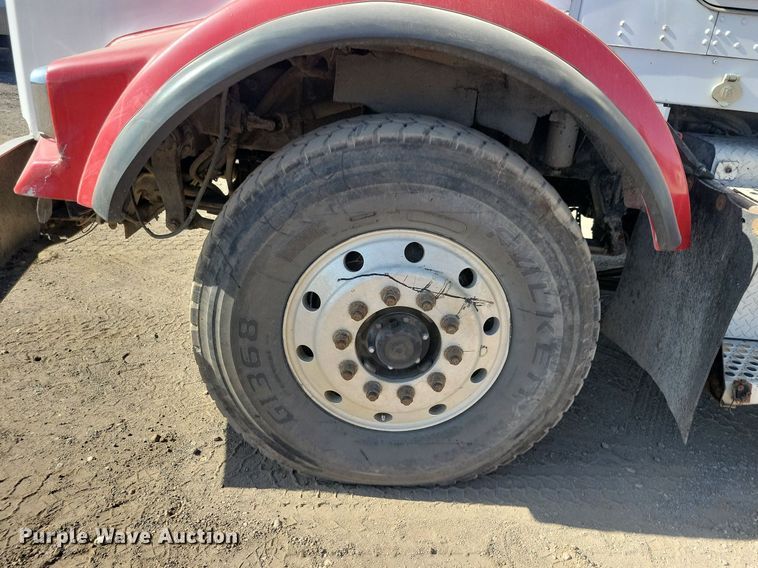 image for item LO9824 1997 Kenworth T800  dump truck