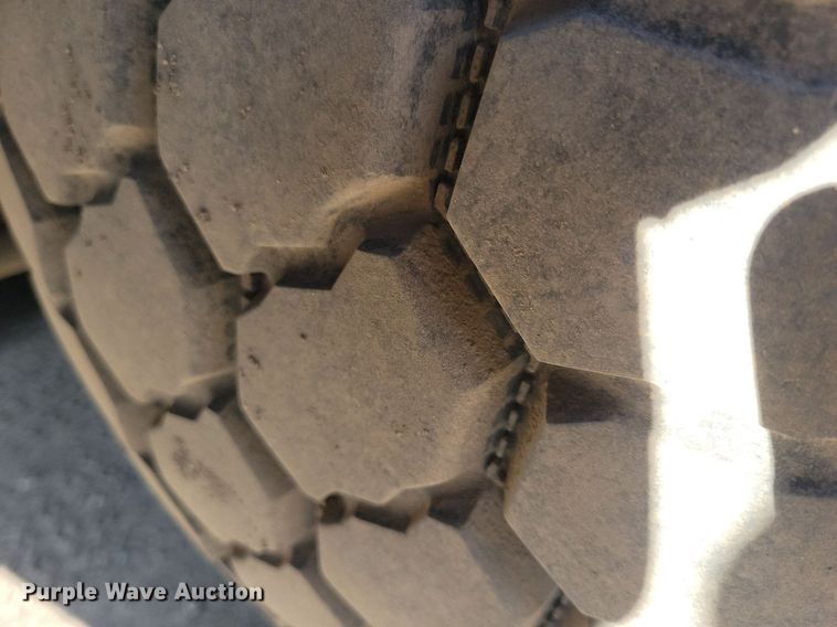 image for item LO9824 1997 Kenworth T800  dump truck