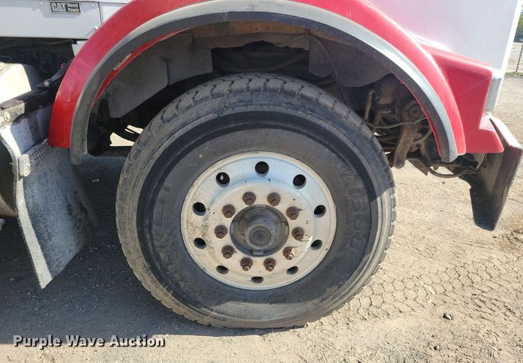 image for item LO9824 1997 Kenworth T800  dump truck