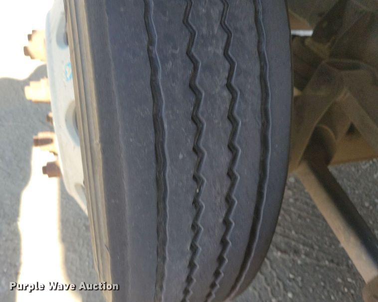 image for item LO9824 1997 Kenworth T800  dump truck