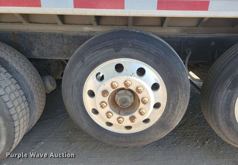 image for item LO9824 1997 Kenworth T800  dump truck