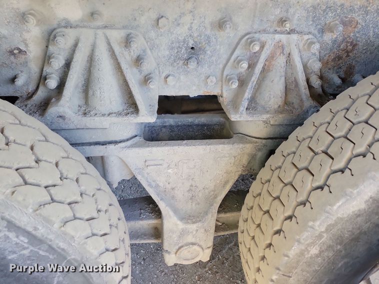 image for item LO9824 1997 Kenworth T800  dump truck