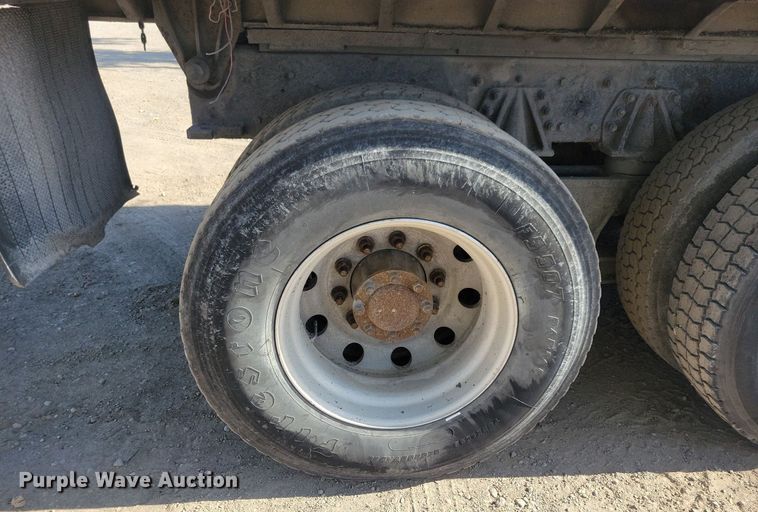 image for item LO9824 1997 Kenworth T800  dump truck