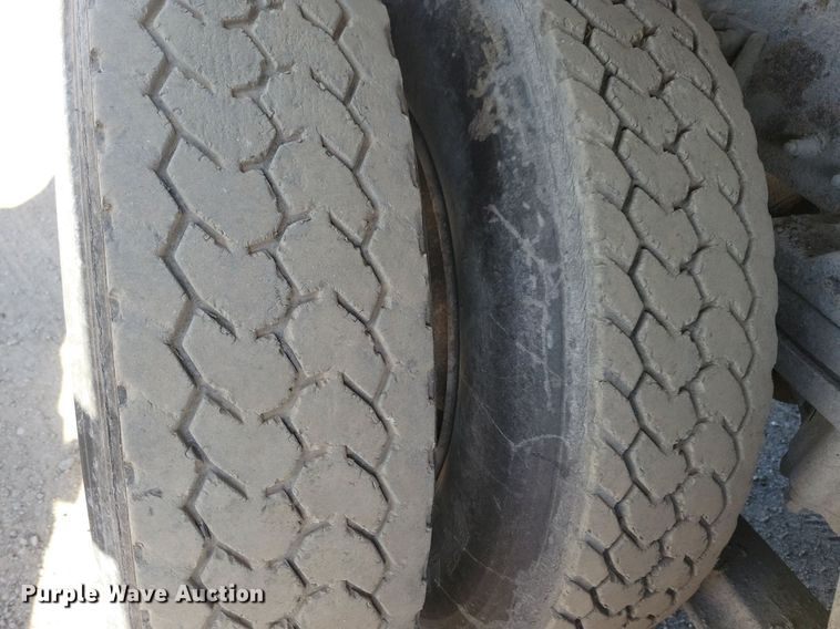 image for item LO9824 1997 Kenworth T800  dump truck