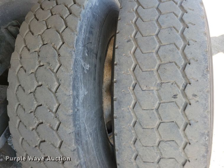 image for item LO9824 1997 Kenworth T800  dump truck