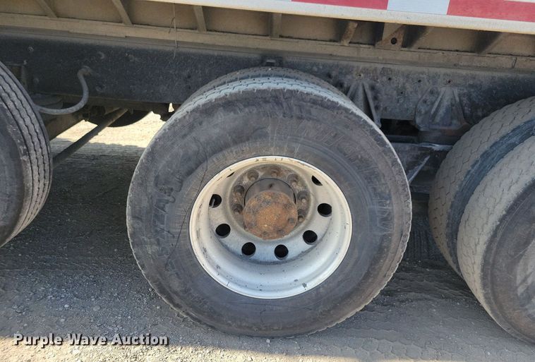 image for item LO9824 1997 Kenworth T800  dump truck