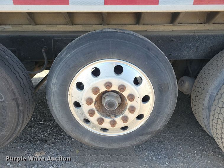 image for item LO9824 1997 Kenworth T800  dump truck