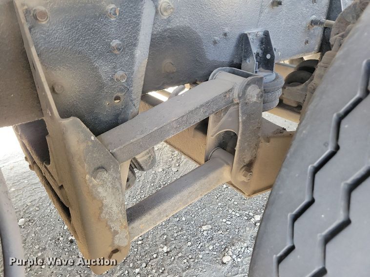 image for item LO9824 1997 Kenworth T800  dump truck