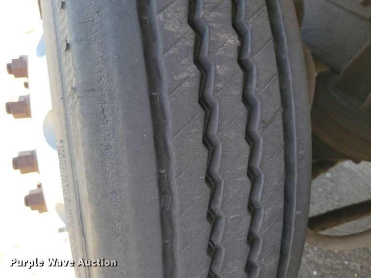 image for item LO9824 1997 Kenworth T800  dump truck