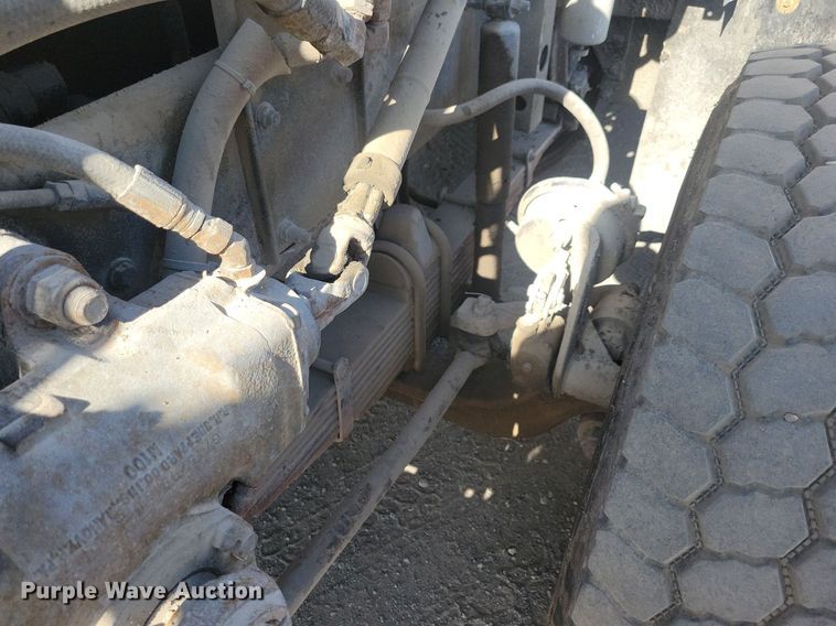 image for item LO9824 1997 Kenworth T800  dump truck