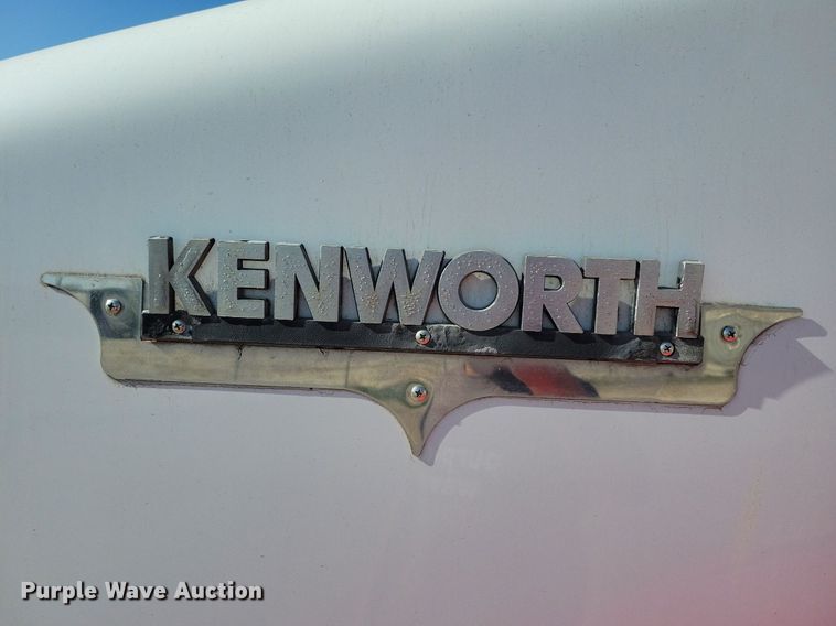 image for item LO9824 1997 Kenworth T800  dump truck