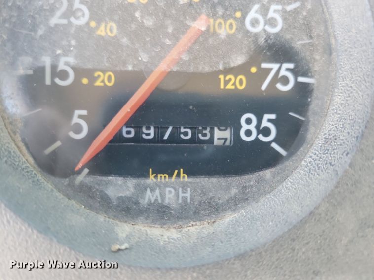 image for item LO9826 1999 Freightliner FL112  semi truck